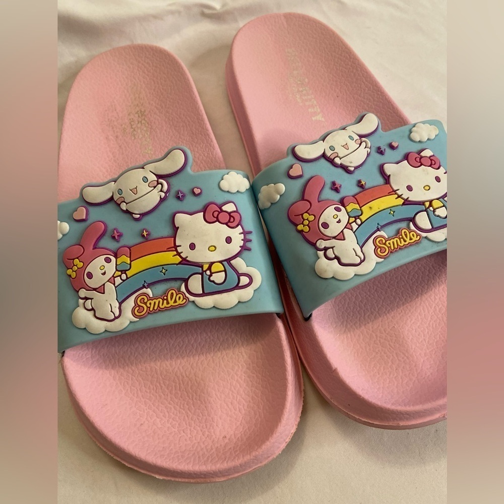 🩵 Hello Kitty and Friends by Sanrio slide pink sandals size 35-36 - Picture 3 of 7